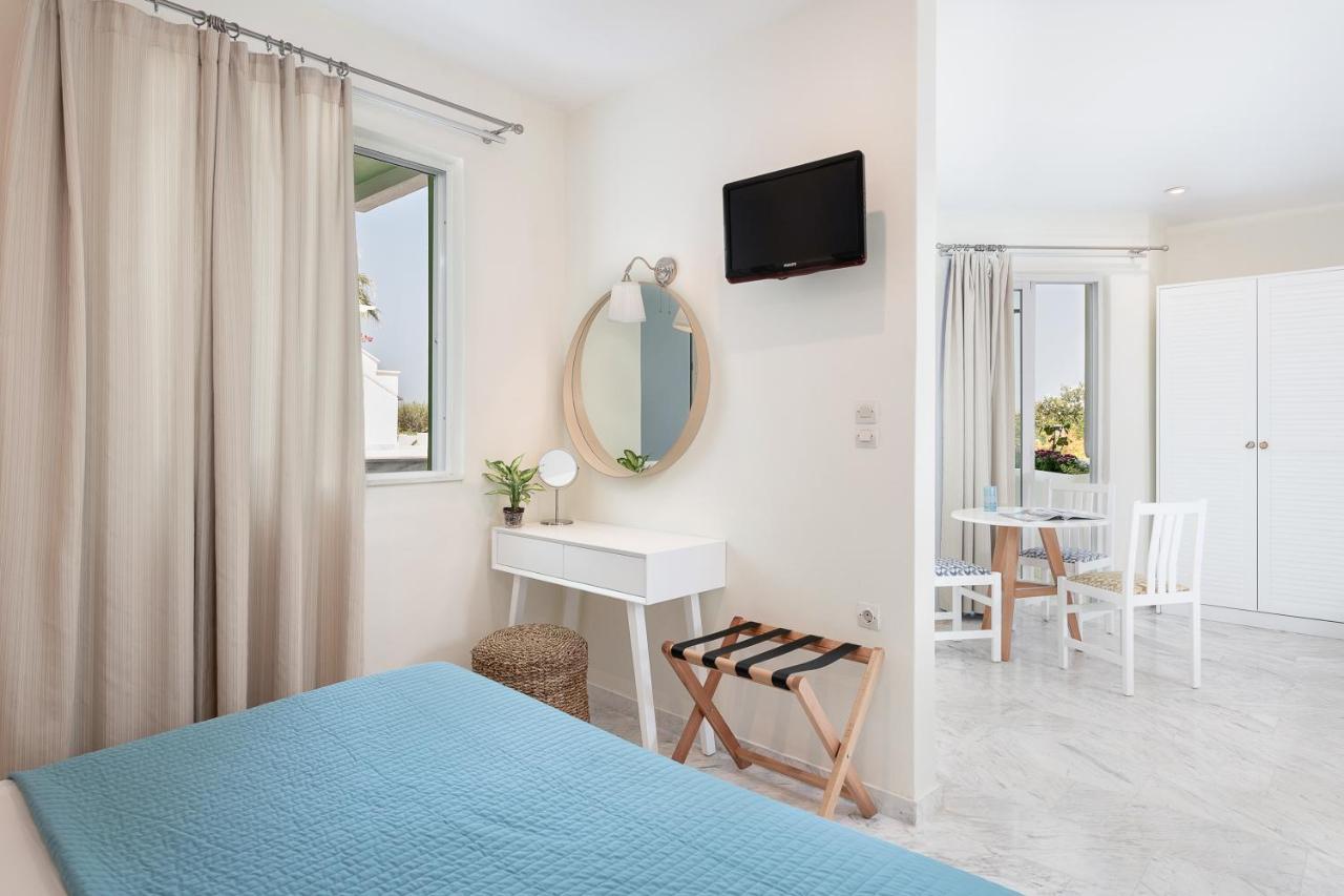 Villa Life Agia Marina  Exterior photo