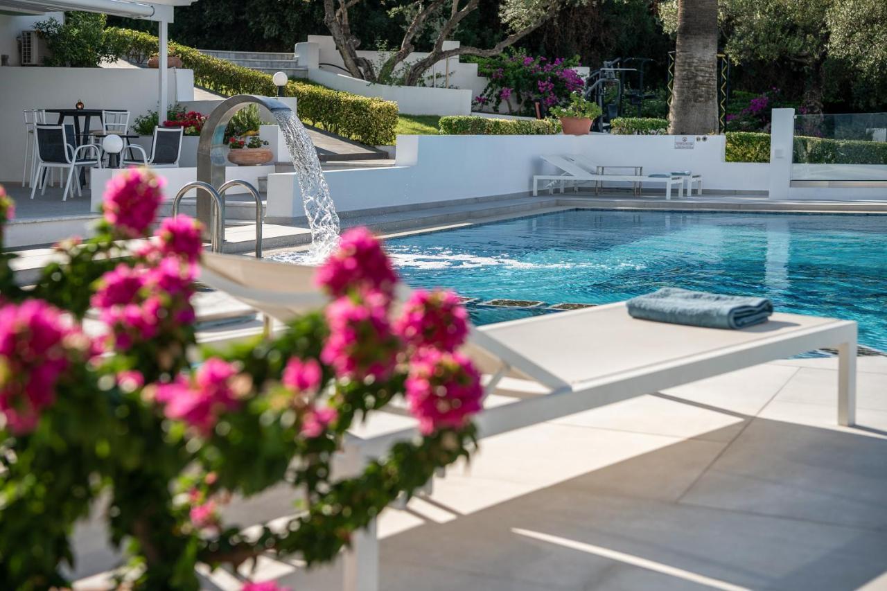 Villa Life Agia Marina  Exterior photo