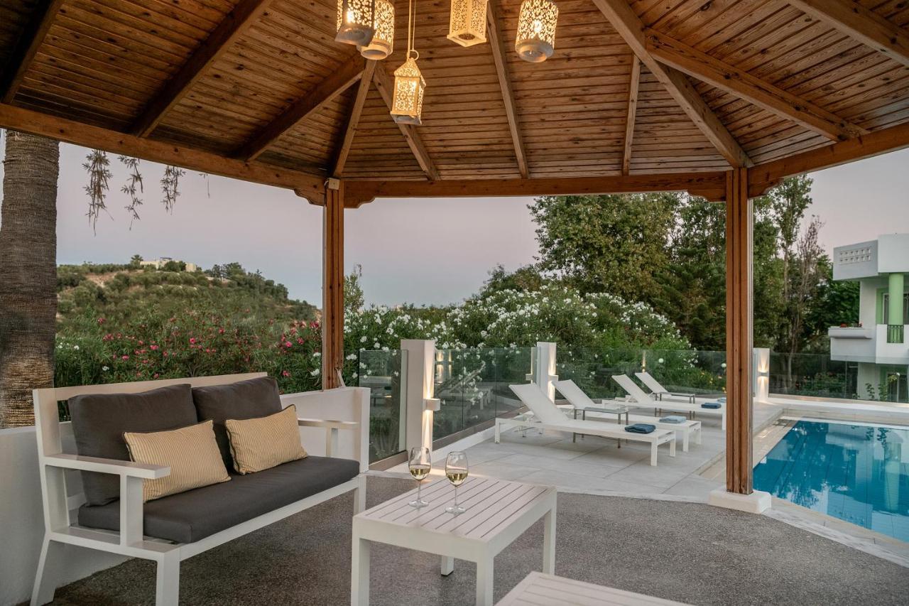 Villa Life Agia Marina  Exterior photo