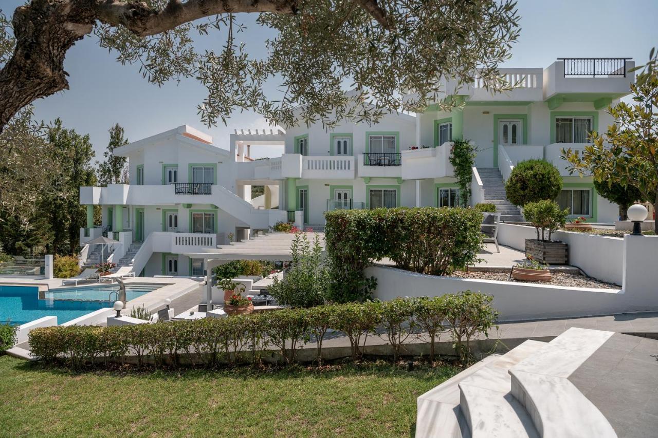 Villa Life Agia Marina  Exterior photo